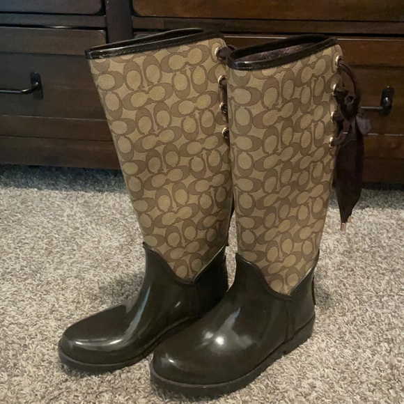 Coach rain boots, never been worn. Size 6